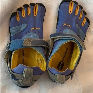 Vibram running shoes